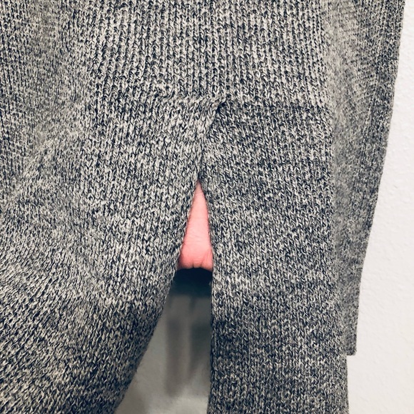 Long Knitted Collared Vest. Grey/SM - Picture 9 of 13